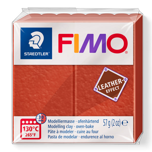 Verpakking van een blok FIMO Leather Effect klei in de kleur roest met het STAEDTLER logo