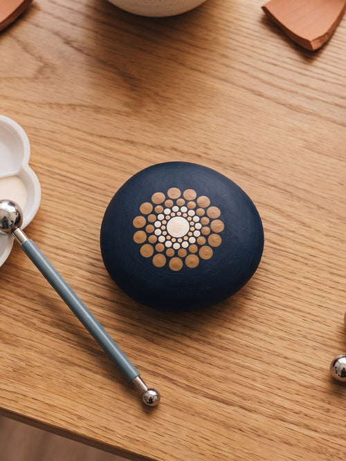Dot painting voor beginners: zo maak je je eerste mandala van stippen
