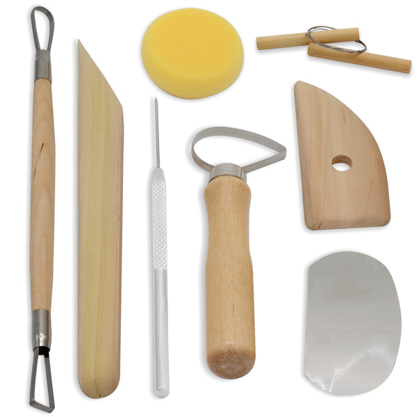 Boetseer gereedschap 8-delig met houten en metalen tools, een kleisnijder en een ronde gele spons